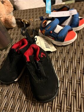 Infants size 4 Black/blue sandals by Carter!